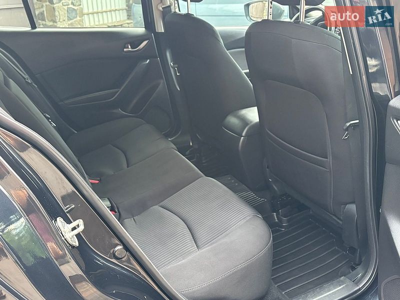 Хетчбек Mazda 3 2016 в Дубні