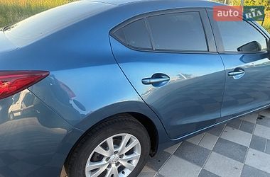 Седан Mazda 3 2018 в Самборі