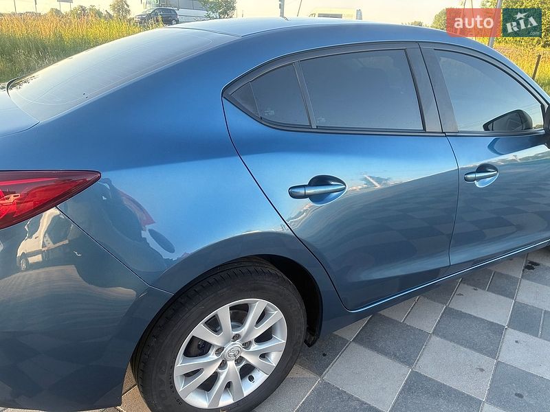 Седан Mazda 3 2018 в Самборі