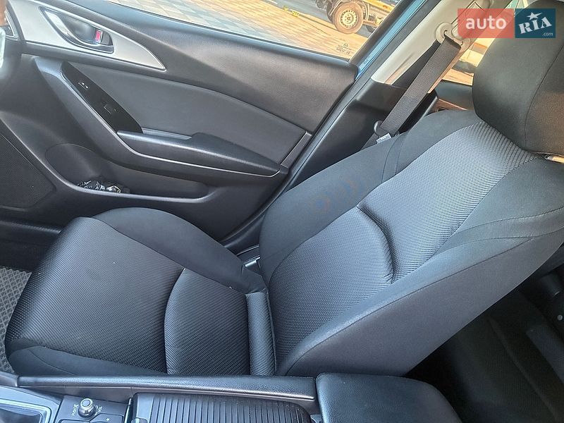 Седан Mazda 3 2018 в Самборі