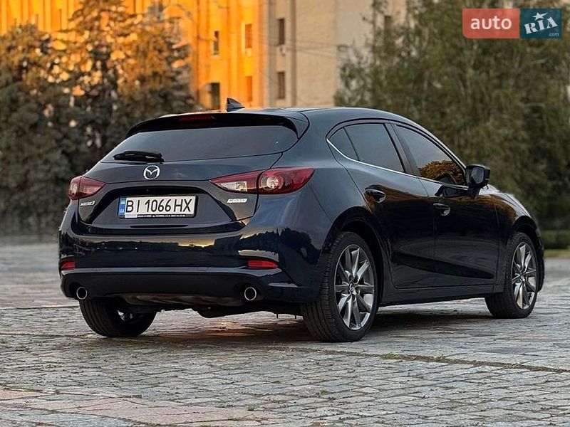 Хетчбек Mazda 3 2018 в Житомирі