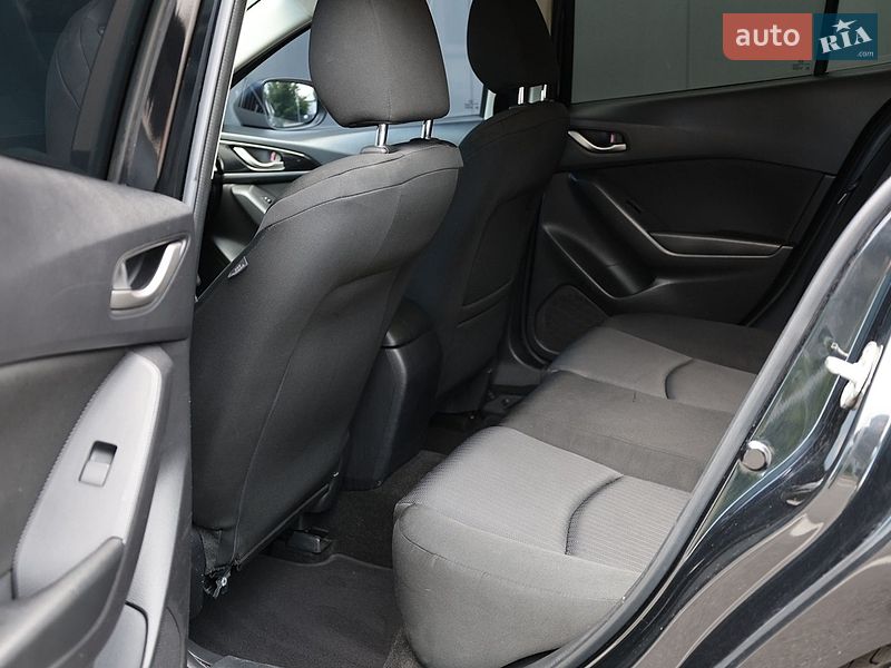 Седан Mazda 3 2014 в Киеве