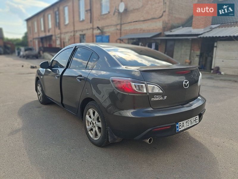 Седан Mazda 3 2010 в Кропивницком