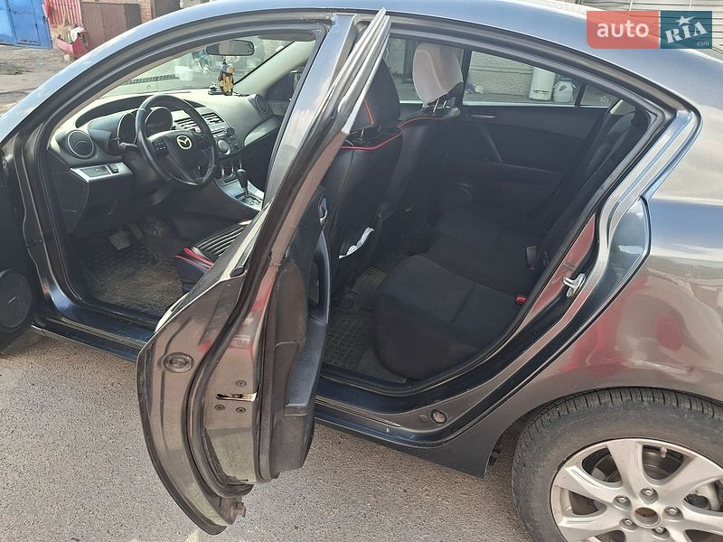 Седан Mazda 3 2010 в Кропивницком