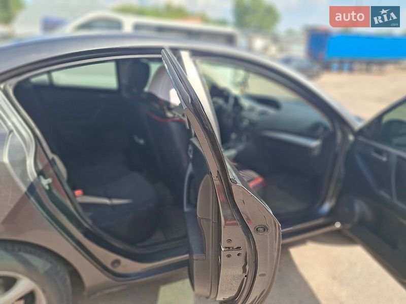Седан Mazda 3 2010 в Кропивницком