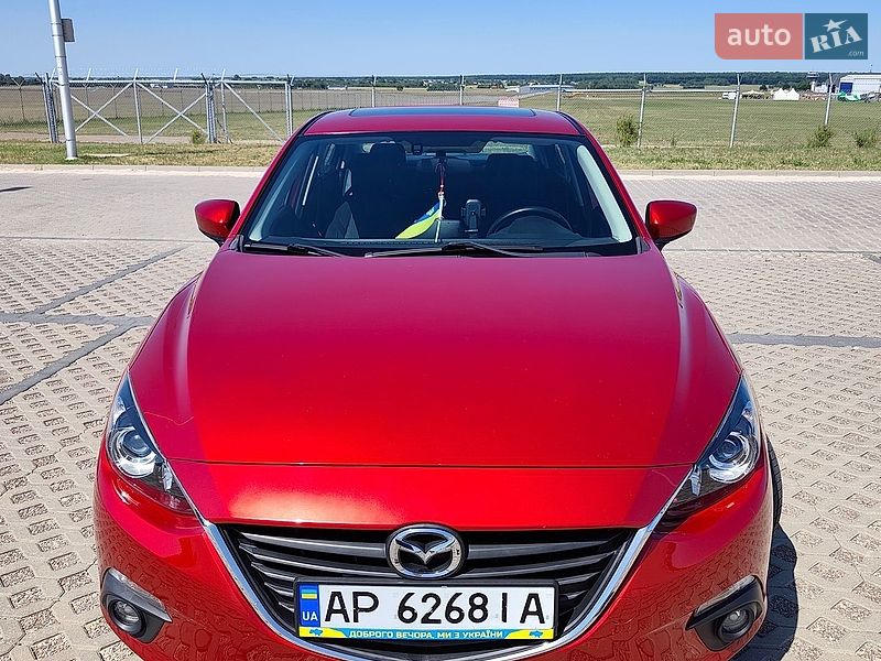 Седан Mazda 3 2015 в Луцьку