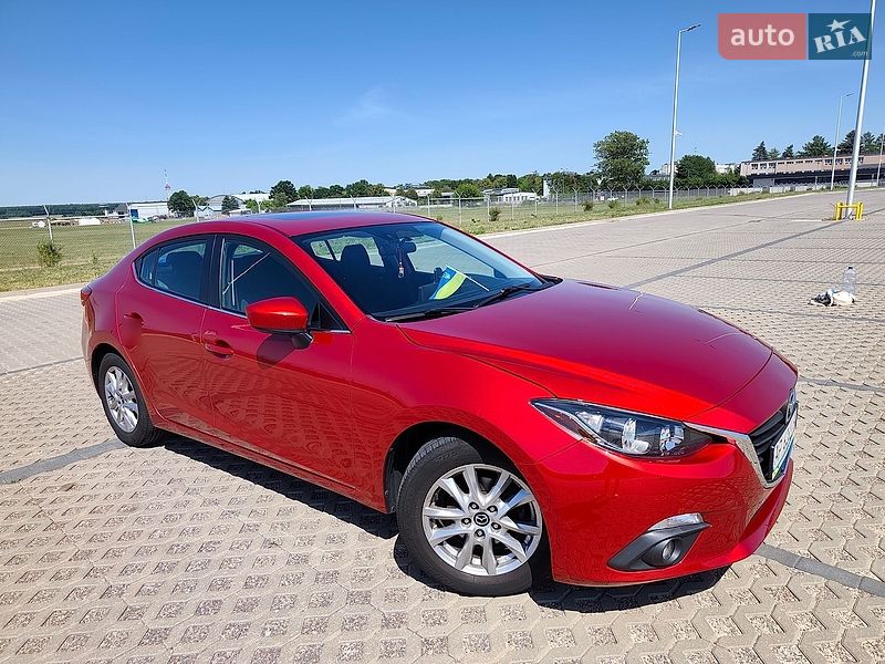 Седан Mazda 3 2015 в Луцьку