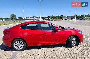 Седан Mazda 3 2015 в Луцьку