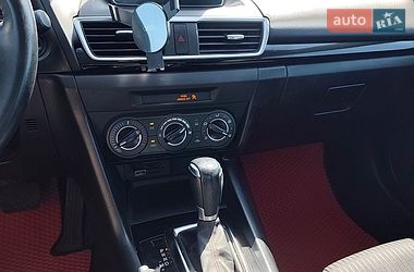 Седан Mazda 3 2015 в Луцьку