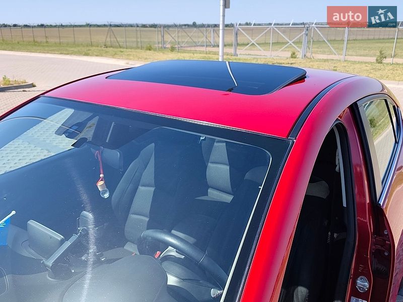 Седан Mazda 3 2015 в Луцьку