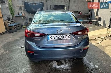 Седан Mazda 3 2016 в Киеве