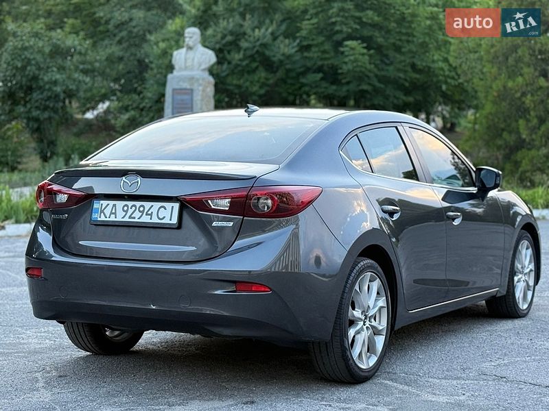 Седан Mazda 3 2014 в Тараще