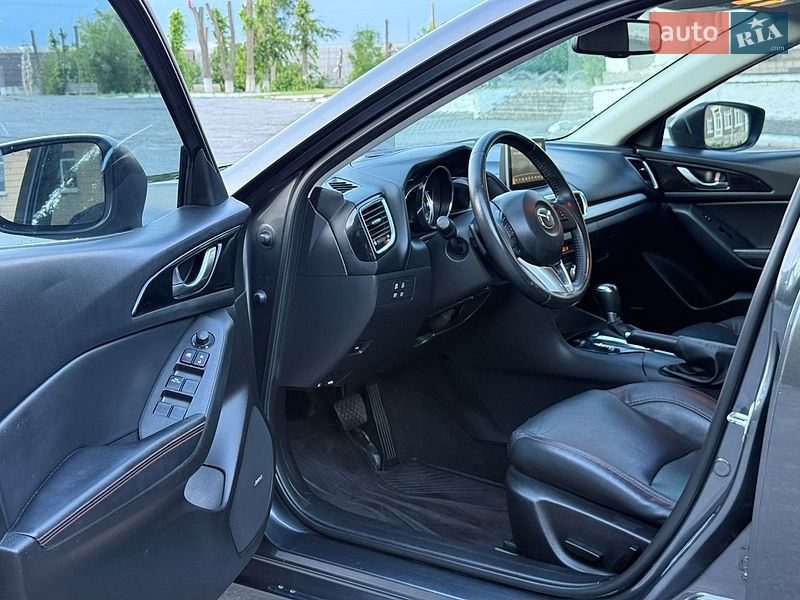 Седан Mazda 3 2014 в Тараще