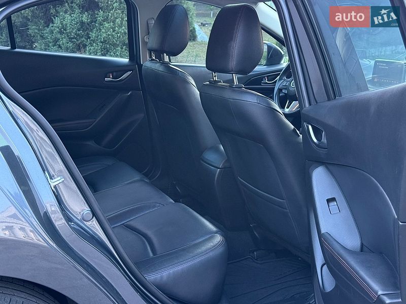 Седан Mazda 3 2014 в Тараще