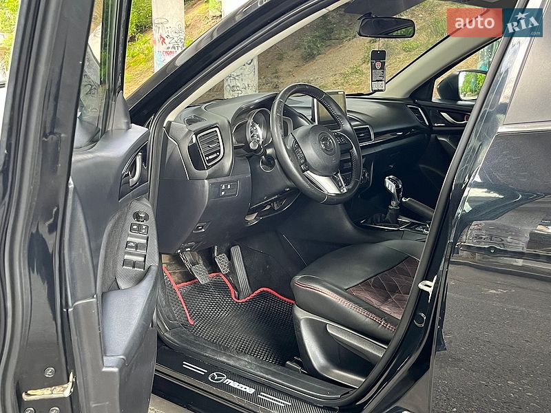 Седан Mazda 3 2015 в Одессе