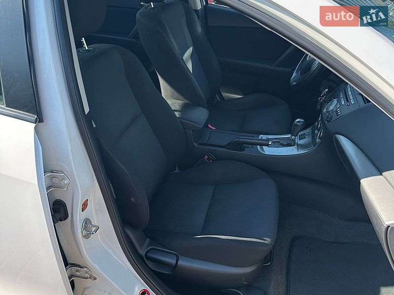 Седан Mazda 3 2010 в Киеве