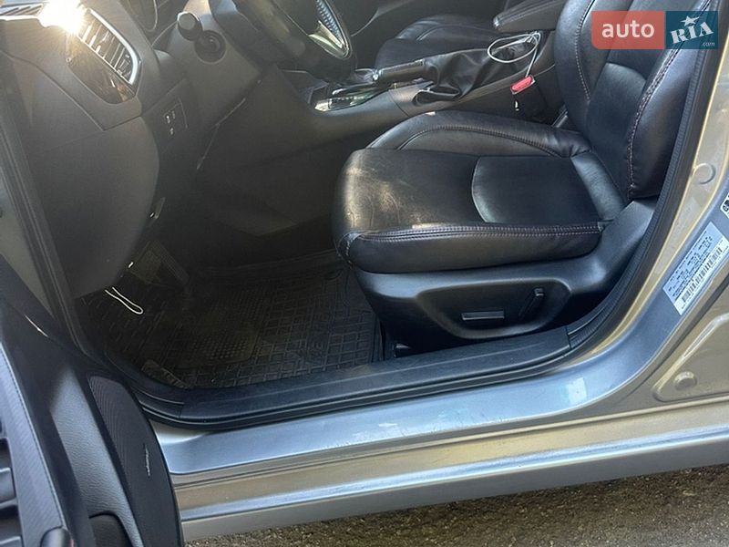 Седан Mazda 3 2014 в Запоріжжі