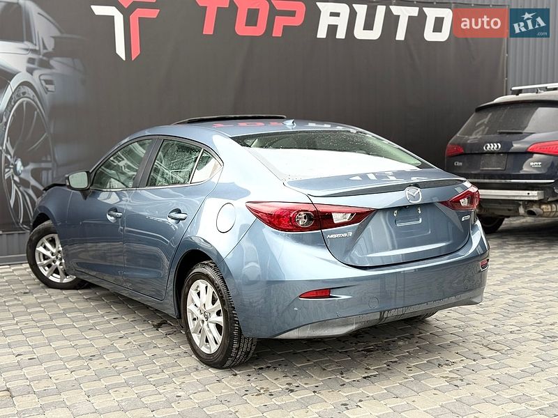 Седан Mazda 3 2015 в Львове