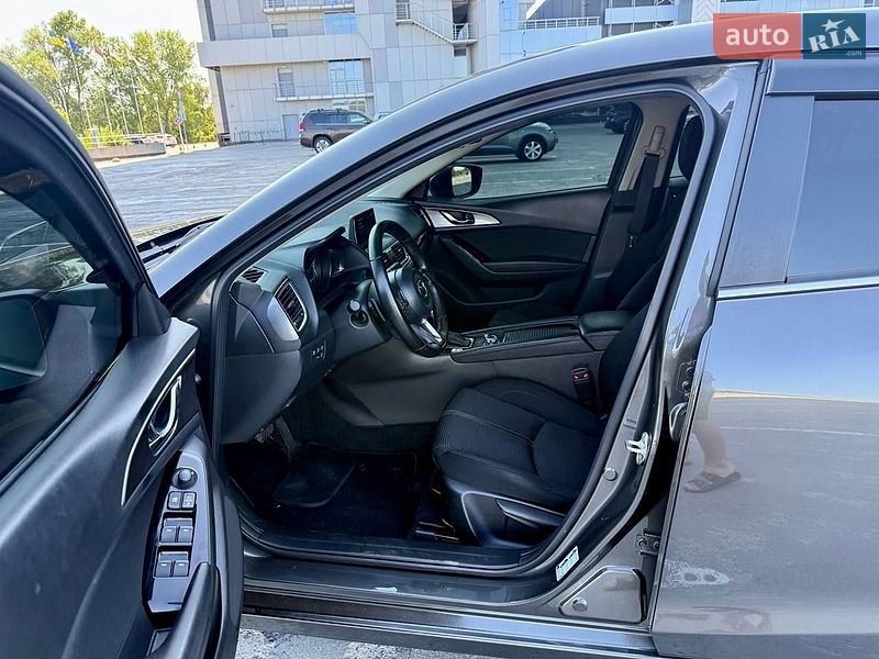 Седан Mazda 3 2018 в Києві