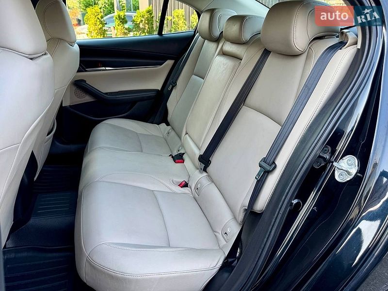 Седан Mazda 3 2019 в Києві