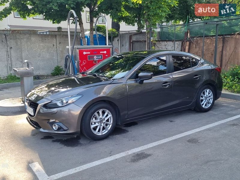 Седан Mazda 3 2014 в Киеве