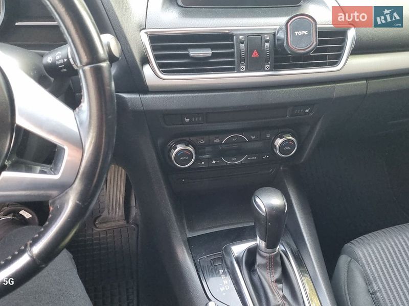 Седан Mazda 3 2014 в Киеве