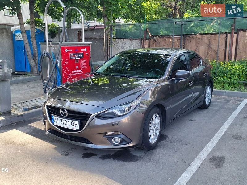Седан Mazda 3 2014 в Киеве