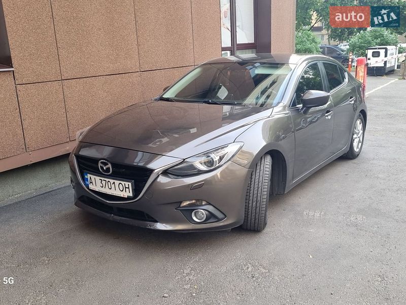 Седан Mazda 3 2014 в Киеве