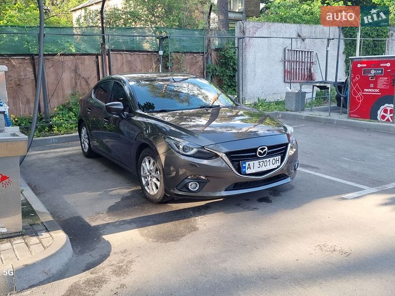 Седан Mazda 3 2014 в Киеве