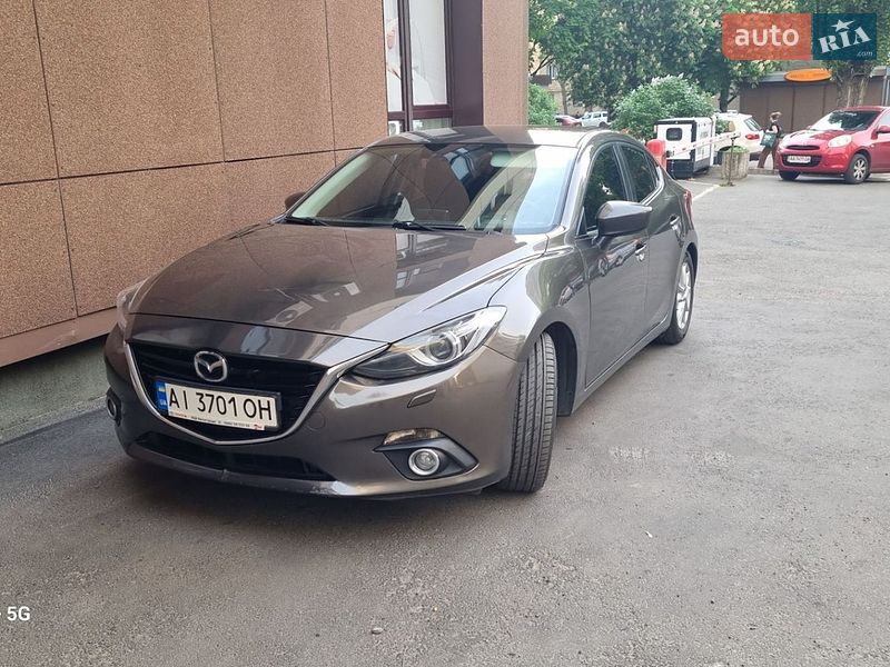 Седан Mazda 3 2014 в Киеве