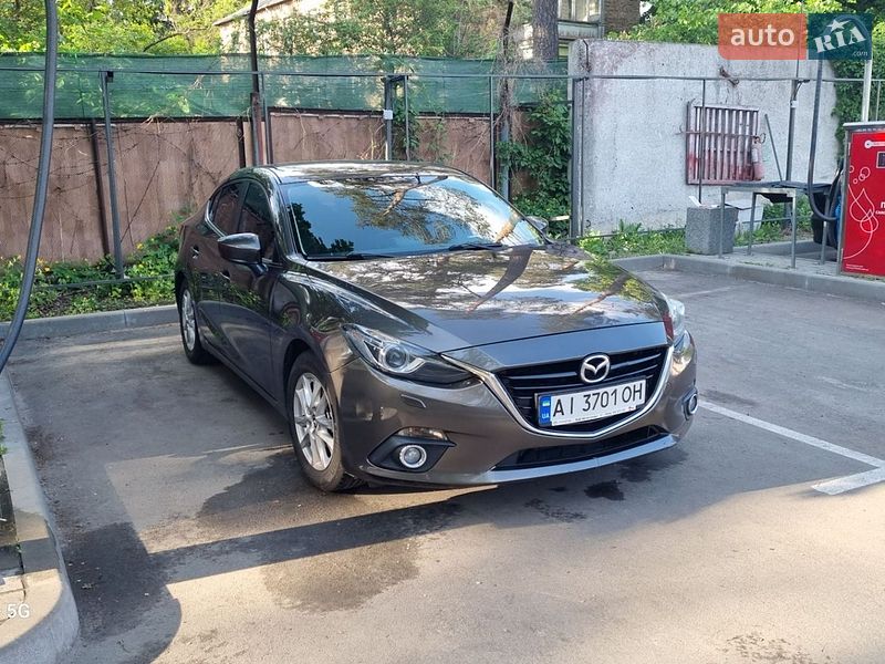 Седан Mazda 3 2014 в Киеве