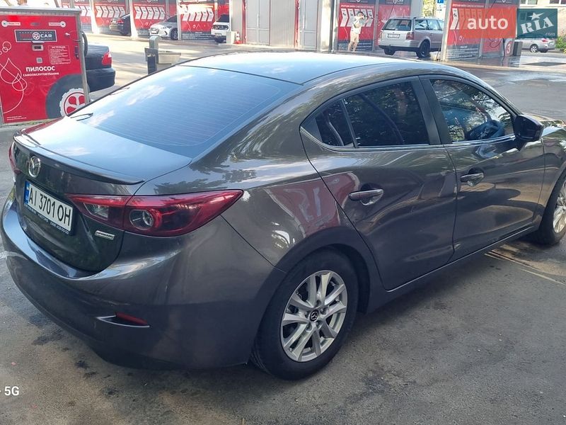 Седан Mazda 3 2014 в Киеве