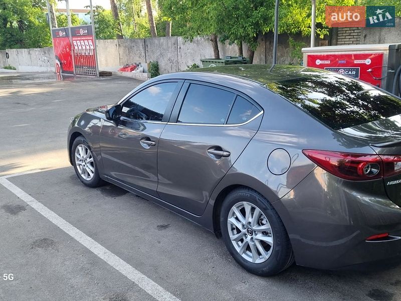Седан Mazda 3 2014 в Киеве