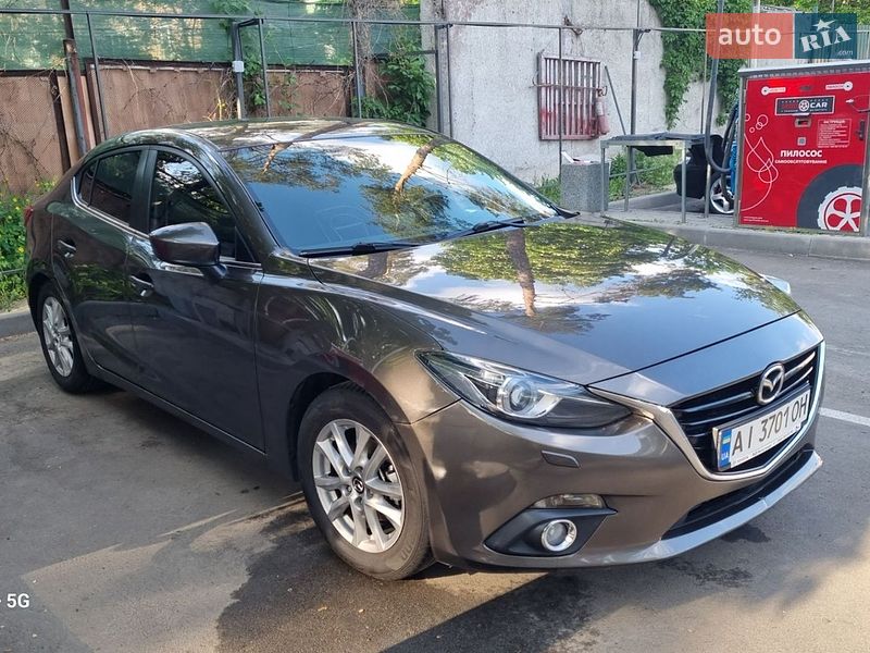 Седан Mazda 3 2014 в Киеве