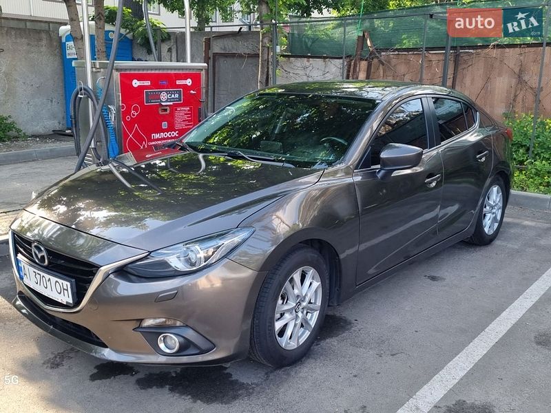 Седан Mazda 3 2014 в Киеве