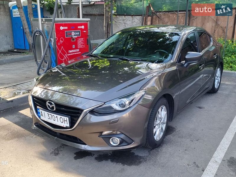 Седан Mazda 3 2014 в Киеве