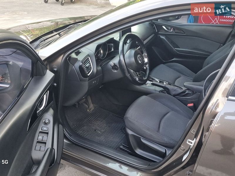 Седан Mazda 3 2014 в Киеве
