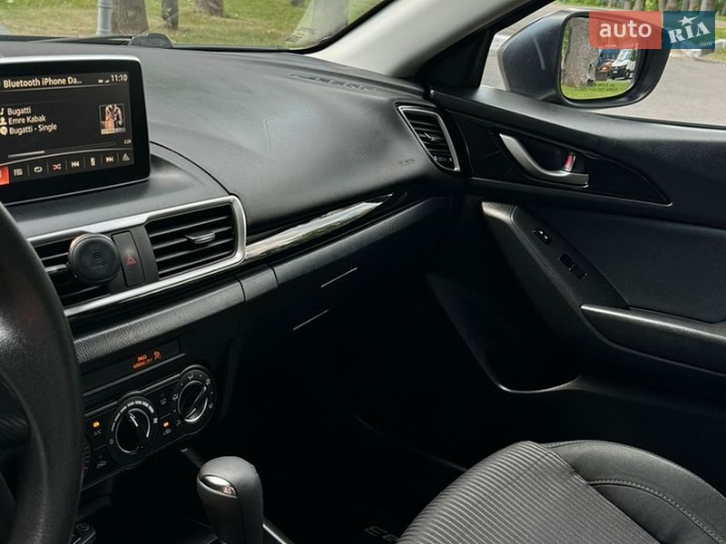 Седан Mazda 3 2015 в Харкові