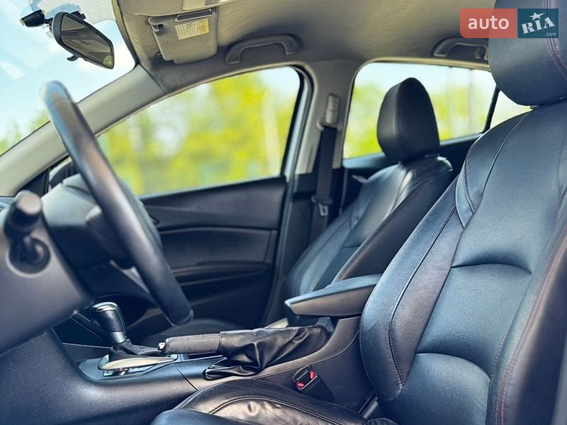Седан Mazda 3 2013 в Николаеве