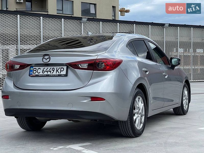 Седан Mazda 3 2015 в Львові