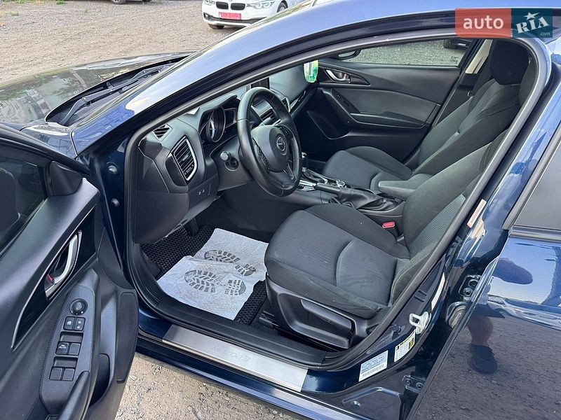 Седан Mazda 3 2014 в Полтаве