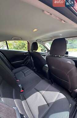 Седан Mazda 3 2017 в Киеве