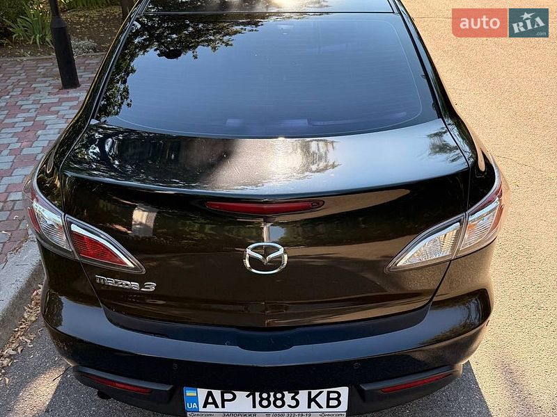 Седан Mazda 3 2011 в Запорожье