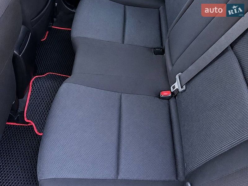 Седан Mazda 3 2011 в Запорожье