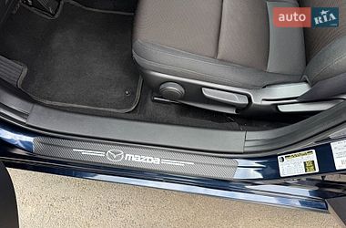 Седан Mazda 3 2021 в Умані
