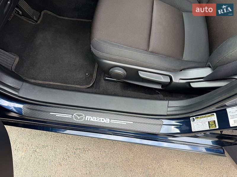 Седан Mazda 3 2021 в Умані