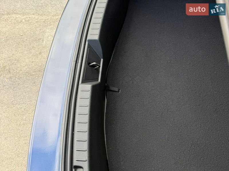 Седан Mazda 3 2021 в Умані