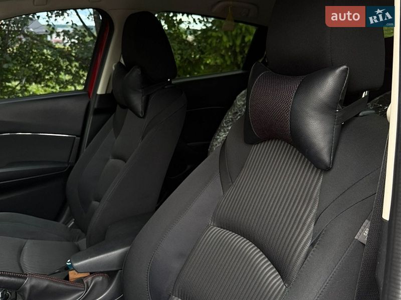 Хетчбек Mazda 3 2014 в Радивиліві фото 16 Хетчбек Mazda 3 2014 в Радивиліві