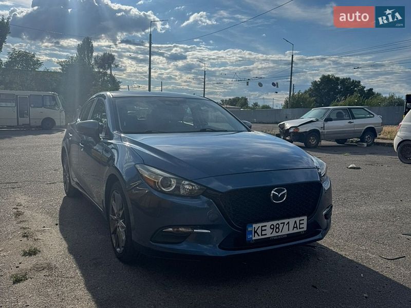 Хэтчбек Mazda 3 2018 в Киеве