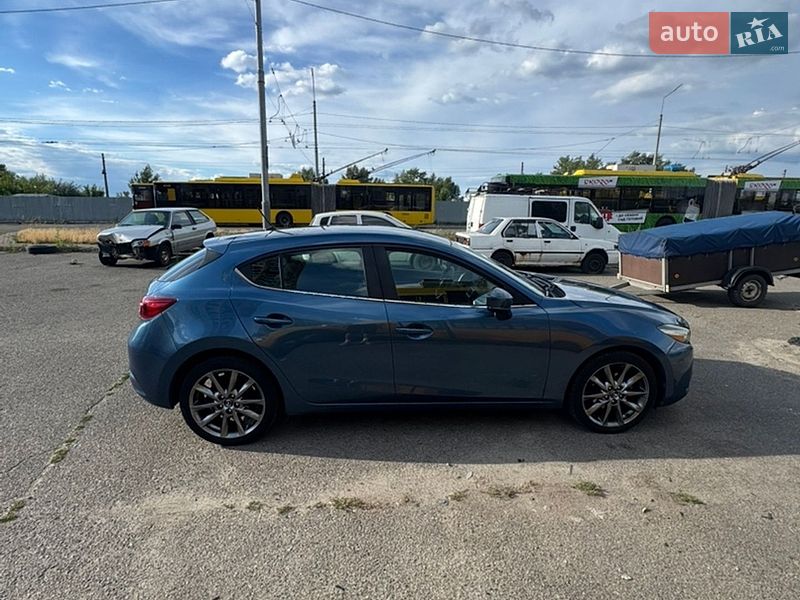 Хэтчбек Mazda 3 2018 в Киеве